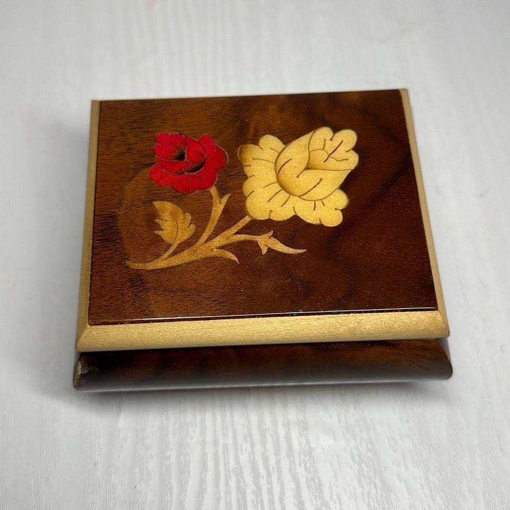 Gloss Wooden Music Footed Box W4.5” H2.25” CHIP